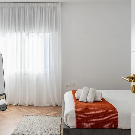 Modern Luxury 2br|park View & Balcony * Nicosia